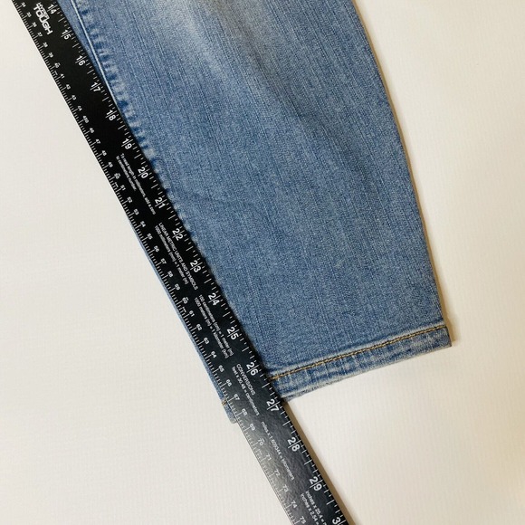 Torrid Premium Destroyed Skinny Jegging Light Wash Denim Jeans Size 24 R - Picture 8 of 11